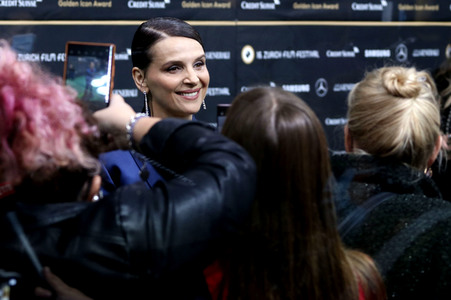 Filmpremiere 'La bonne épouse' und Verleihung des ZFF Golden Icon Award, Zurich Film Festival 2020