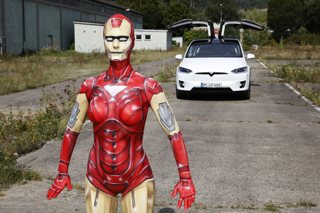 GEEK ART: Iron Woman und Black Widow Bodypainting