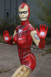 GEEK ART: Iron Woman und Black Widow Bodypainting