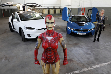 GEEK ART: Iron Woman und Black Widow Bodypainting