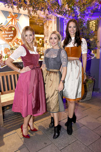 Almabtrieb in der Käfer Schänke in München