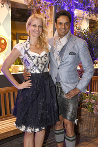 Almabtrieb in der Käfer Schänke in München