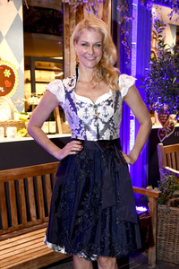 Almabtrieb in der Käfer Schänke in München