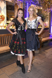 Almabtrieb in der Käfer Schänke in München