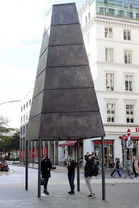 Einweihung der Skulpturen 'Gesellschaftsspiegel' in Hamburg