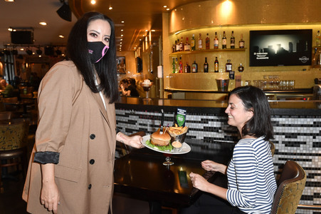 Pinktober Charity-Aktion in Berlin