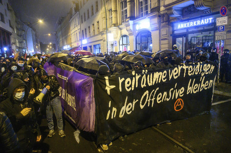 Demonstration nach der Räumung der Liebig 34 in Berlin