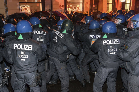 Demonstration nach der Räumung der Liebig 34 in Berlin