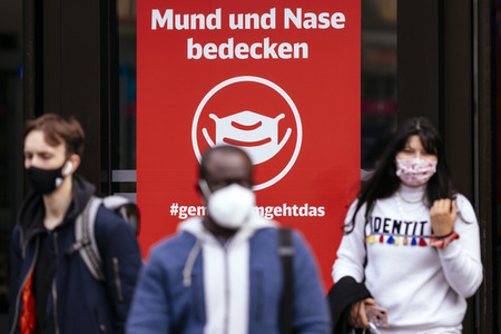 Symbolfoto Maskenpflicht auf öffentlichen Plätzen