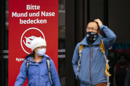 Symbolfoto Maskenpflicht auf öffentlichen Plätzen