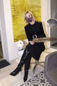 Vernissage 'Farb-Pracht' von Simone von Anhalt in München