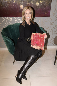 Vernissage 'Farb-Pracht' von Simone von Anhalt in München