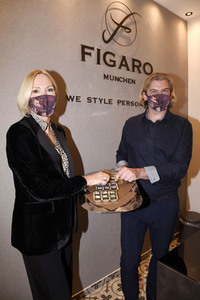 Vernissage 'Farb-Pracht' von Simone von Anhalt in München