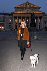 Vernissage 'Farb-Pracht' von Simone von Anhalt in München