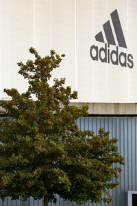 Symbolfoto Adidas