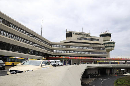 Symbolfoto Flughafen Tegel