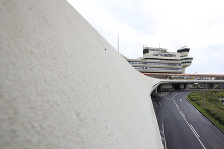 Symbolfoto Flughafen Tegel