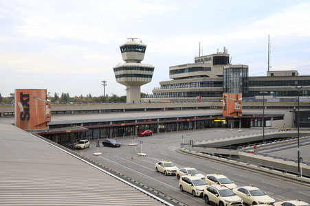 Symbolfoto Flughafen Tegel