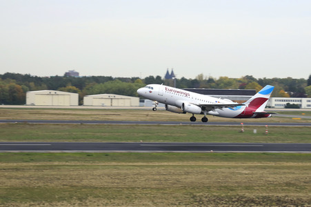 Symbolfoto Flughafen Tegel