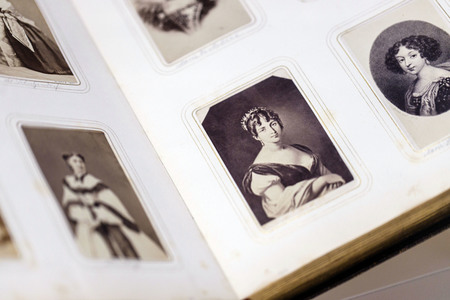 Ausstellung 'Sisi privat. Die Fotoalben der Kaiserin' in Köln