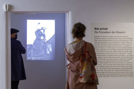 Ausstellung 'Sisi privat. Die Fotoalben der Kaiserin' in Köln