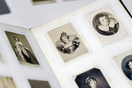 Ausstellung 'Sisi privat. Die Fotoalben der Kaiserin' in Köln