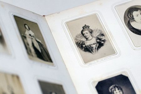 Ausstellung 'Sisi privat. Die Fotoalben der Kaiserin' in Köln