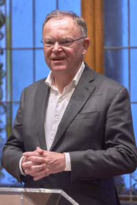 Verleihung des Verdienstkreuzes Erster Klasse an Harald Böhlmann in Hannover