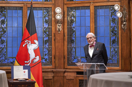 Verleihung des Verdienstkreuzes Erster Klasse an Harald Böhlmann in Hannover