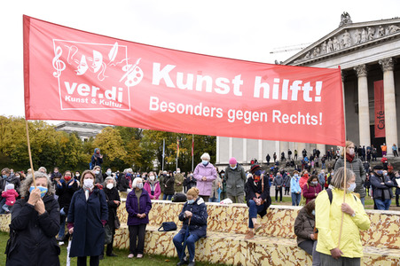 Kundgebung 'Aufstehen für Kultur' in München