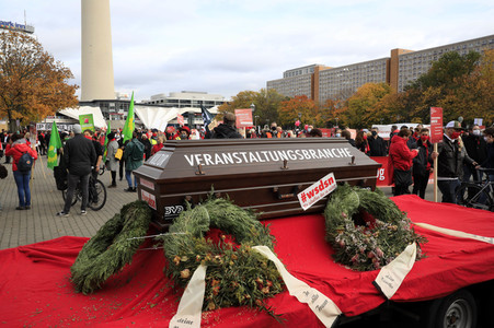 Demonstration vom Aktionsbündnis 'Alarmstufe Rot' in Berlin