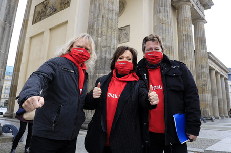 Demonstration vom Aktionsbündnis 'Alarmstufe Rot' in Berlin