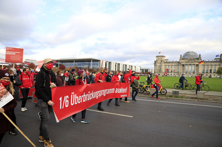 Demonstration vom Aktionsbündnis 'Alarmstufe Rot' in Berlin