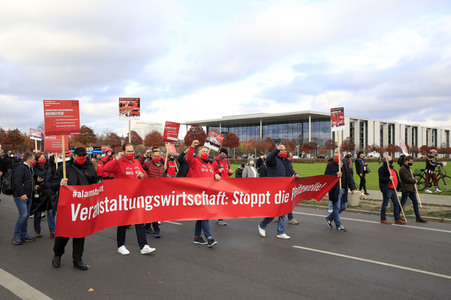 Demonstration vom Aktionsbündnis 'Alarmstufe Rot' in Berlin