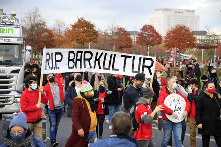 Demonstration vom Aktionsbündnis 'Alarmstufe Rot' in Berlin