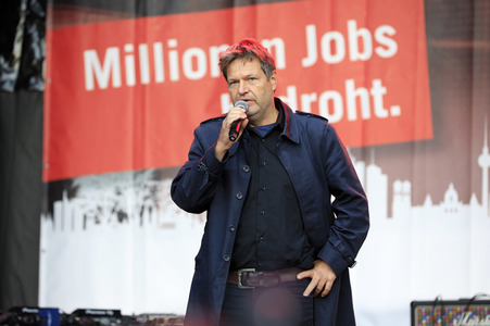 Demonstration vom Aktionsbündnis 'Alarmstufe Rot' in Berlin