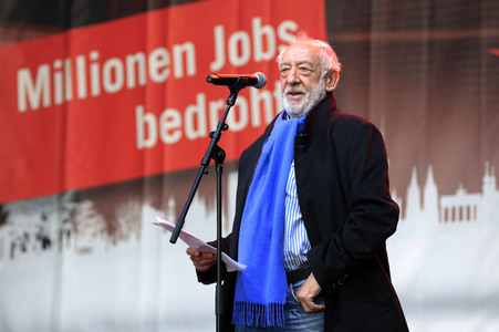 Demonstration vom Aktionsbündnis 'Alarmstufe Rot' in Berlin