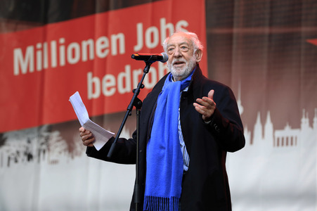 Demonstration vom Aktionsbündnis 'Alarmstufe Rot' in Berlin