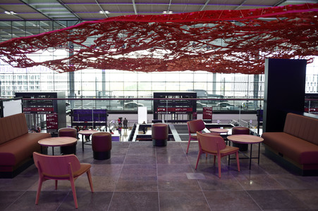 Rundgang durch den öffentlichen Bereich des Terminals 1 auf dem Flughafen Berlin Brandenburg