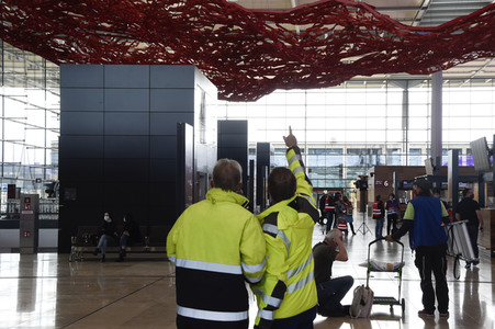 Rundgang durch den öffentlichen Bereich des Terminals 1 auf dem Flughafen Berlin Brandenburg