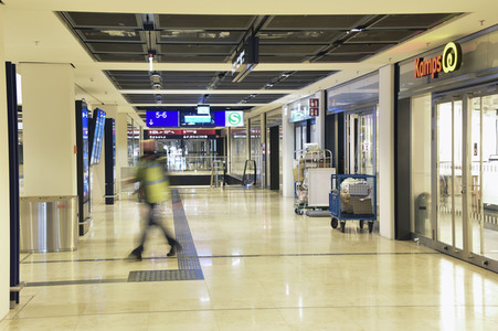 Rundgang durch den öffentlichen Bereich des Terminals 1 auf dem Flughafen Berlin Brandenburg