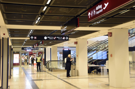 Rundgang durch den öffentlichen Bereich des Terminals 1 auf dem Flughafen Berlin Brandenburg