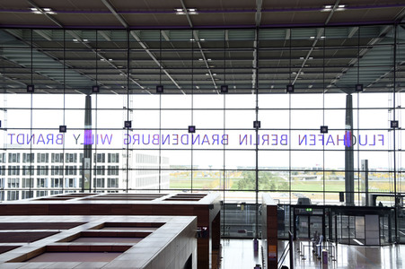 Rundgang durch den öffentlichen Bereich des Terminals 1 auf dem Flughafen Berlin Brandenburg