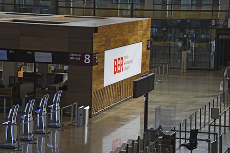 Rundgang durch den öffentlichen Bereich des Terminals 1 auf dem Flughafen Berlin Brandenburg
