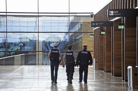 Rundgang durch den öffentlichen Bereich des Terminals 1 auf dem Flughafen Berlin Brandenburg