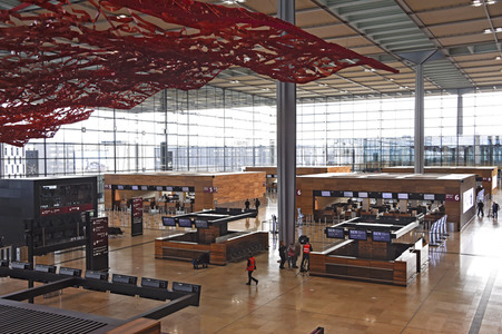 Rundgang durch den öffentlichen Bereich des Terminals 1 auf dem Flughafen Berlin Brandenburg