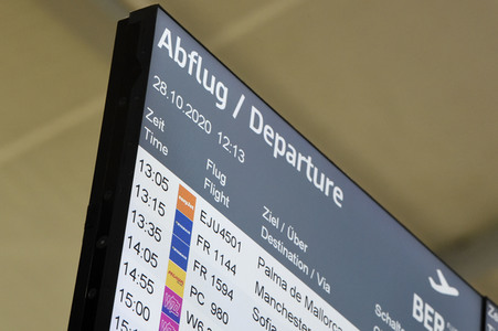 Rundgang durch den öffentlichen Bereich des Terminals 1 auf dem Flughafen Berlin Brandenburg