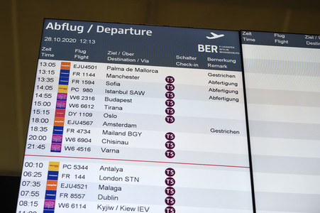 Rundgang durch den öffentlichen Bereich des Terminals 1 auf dem Flughafen Berlin Brandenburg