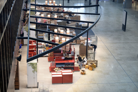 Rundgang durch den öffentlichen Bereich des Terminals 1 auf dem Flughafen Berlin Brandenburg