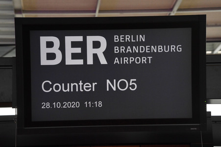 Rundgang durch den öffentlichen Bereich des Terminals 1 auf dem Flughafen Berlin Brandenburg